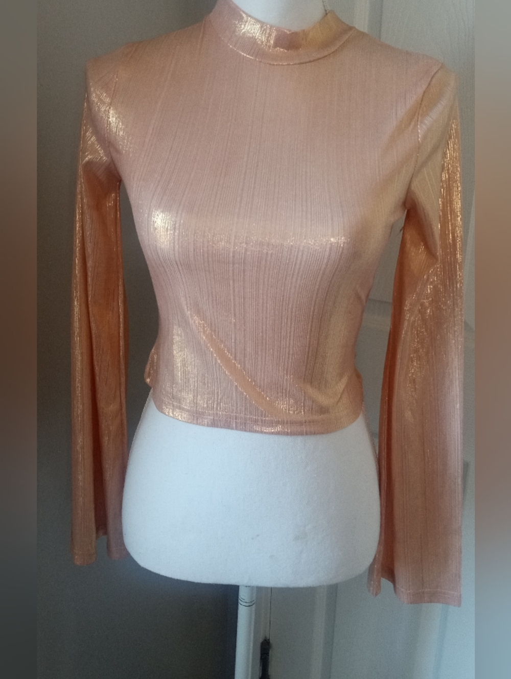 SHEIN Shimmery Rose Gold Long Sleeve Crop Top